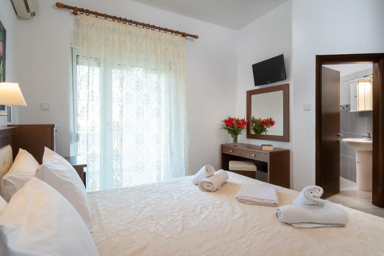 Hotel Stefani 사르티 외부 사진
